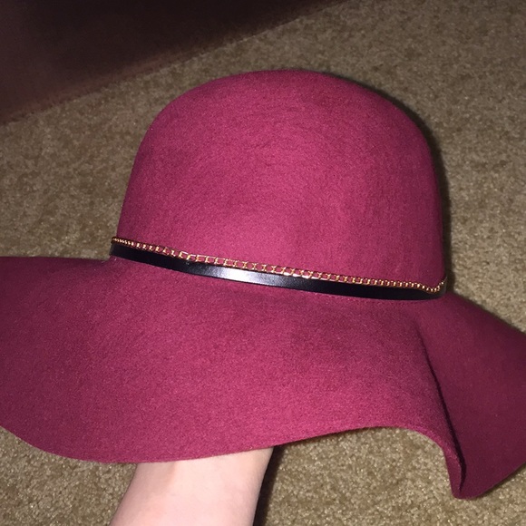 wine colored floppy hat
